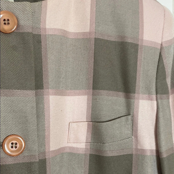 Pink and Brown Blazer with Classic Checkered Pattern - Picture 2 of 7